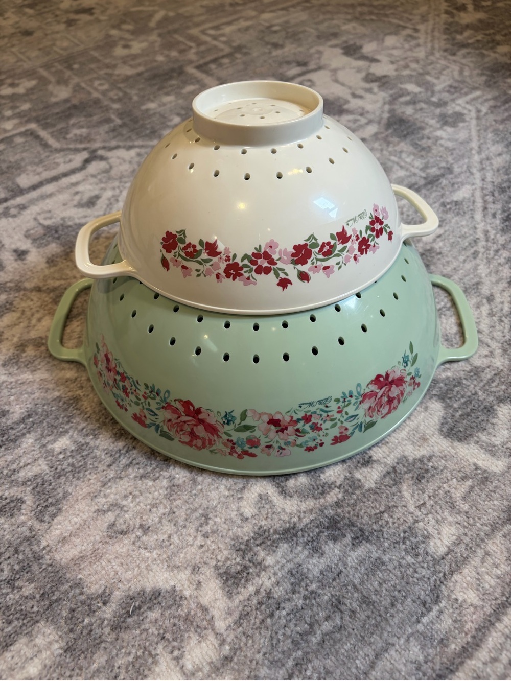 New Pioneer woman colander set 1 & 3 qt